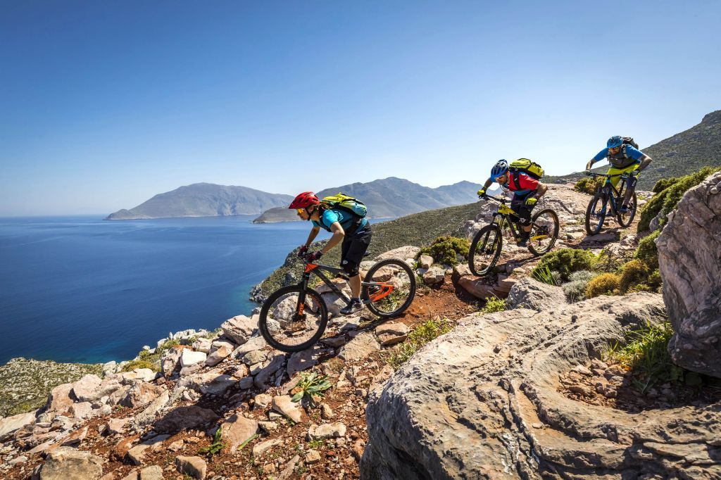 1_gsh_coastal-trail-aegean_copyright-adrian-greiter