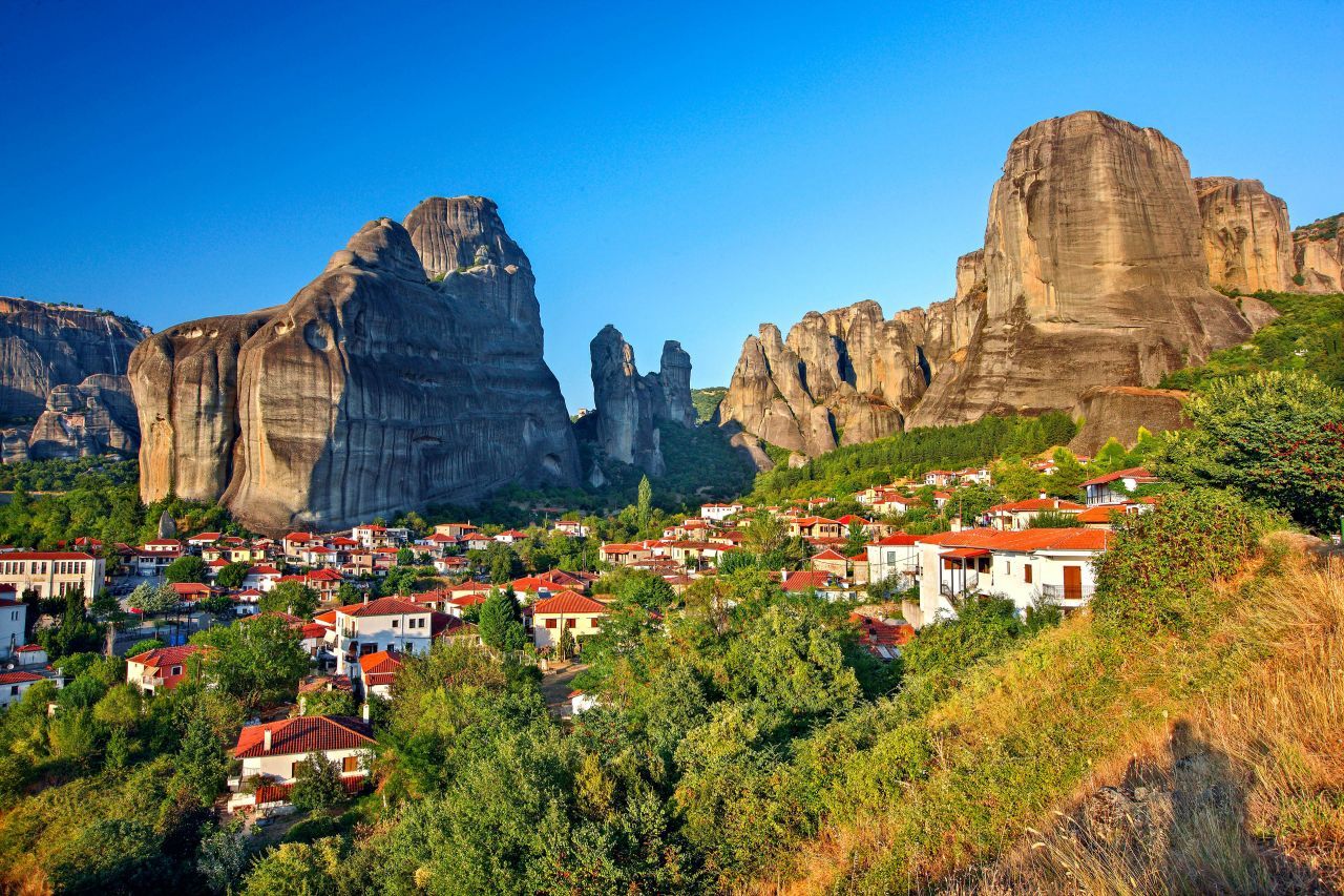 Two days tour to Meteora monasteries, from Athens