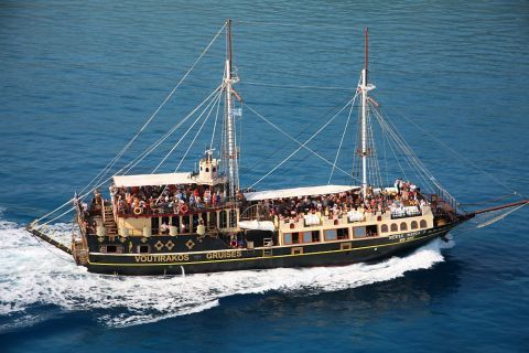 Pirate cruise around the island 3