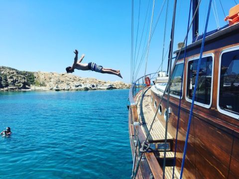 Delos and Rhenia Islands Cruise w/ Meat and Veggie BBQ 3