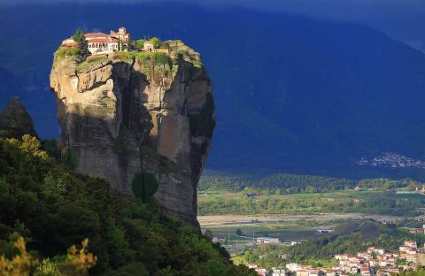 Private day trip to Meteora with transfer 1
