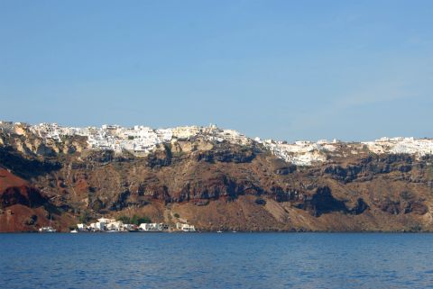 Boat tour to Volcano, Hot springs & Thirassia island 1