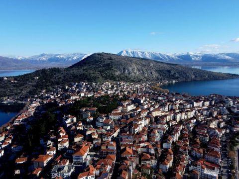 Small group day trip to Siatista and Kastoria 1