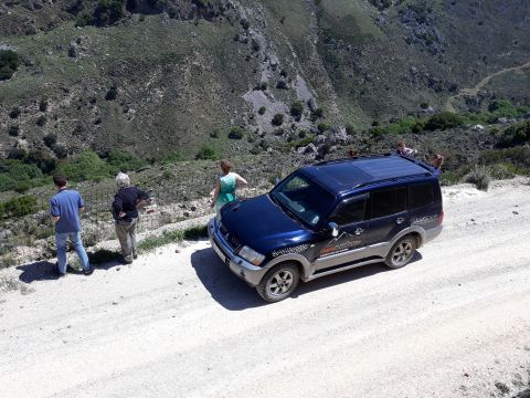 Olive oil and wine tasting at Anoskeli jeep adventure 1